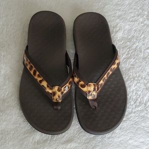 NEW Vionic Leopard Tide II Flip Flop